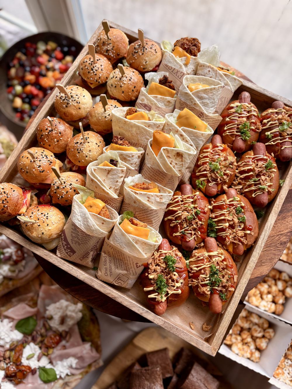 Mini-burgers, wraps et hot-dogs